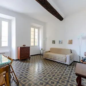 Joivy Charm 1 Bed Apt Overlooking Port Of Appartamento